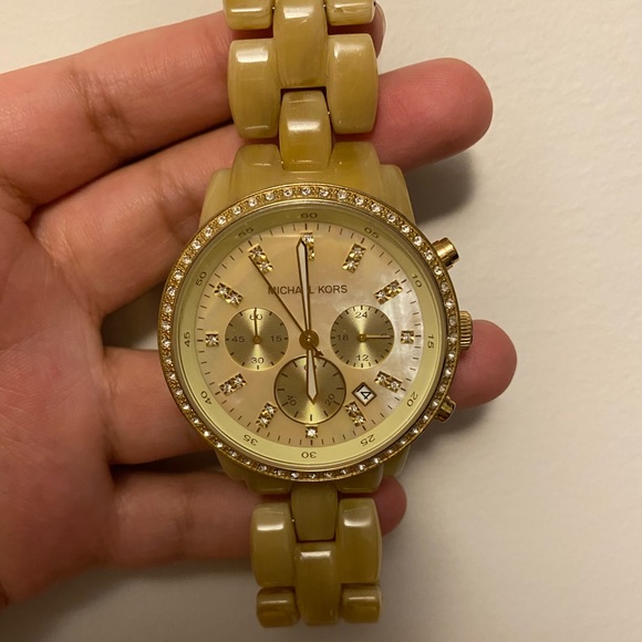 Gold Michael Kors Bracelet watch - Picture 1 of 5